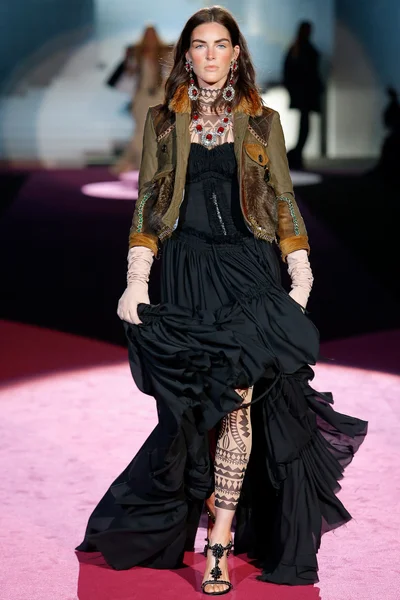 Look 30